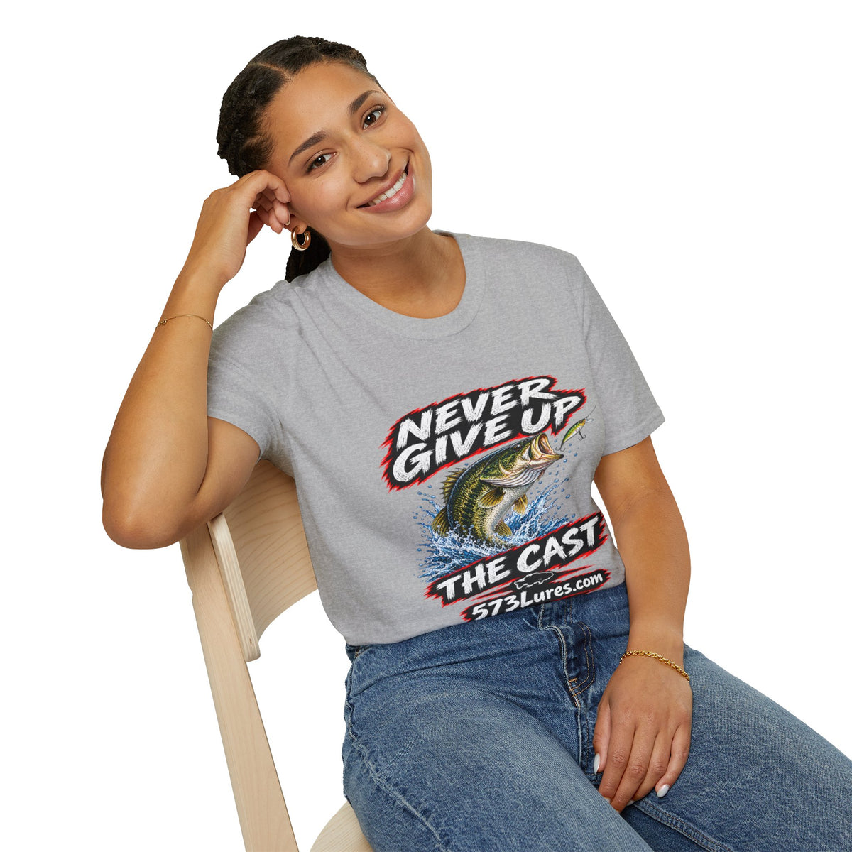 T-Shirt Never Give Up, the Cast Bass Fishing Graphic Tee Never Get Skunked Again